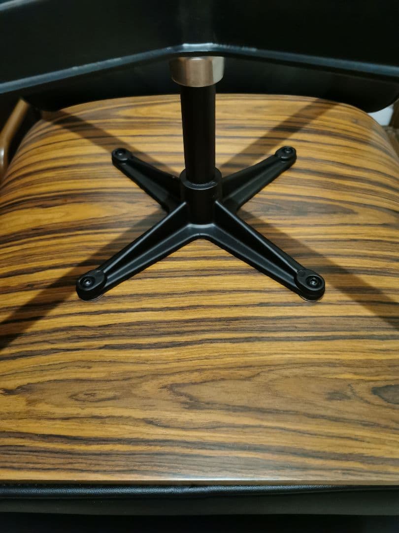 引取のみ　EAMES イームズ レプリカ　ラウンジチェア・オットマンセット