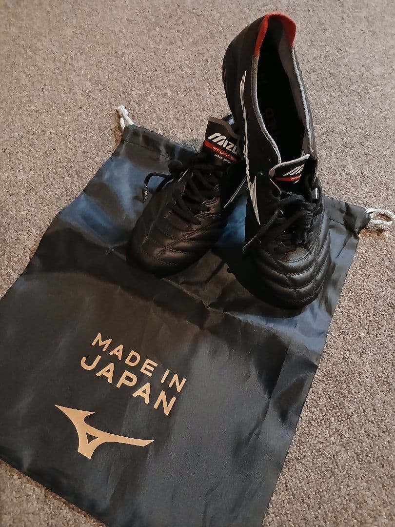 ミズノモレリアネオ4　黒