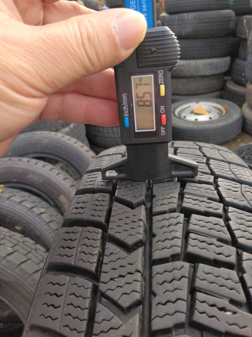 送料無料155/65R14スタッドレスDULOPWINTERMAXXミゾ　R様