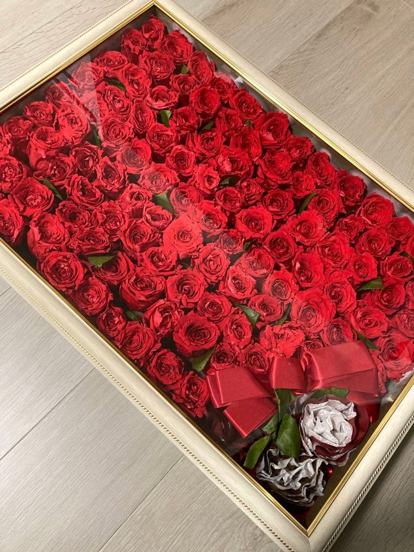 薔薇 100本 プリザーブドフラワー 赤いバラ ローズ 額縁花束アレンジメント