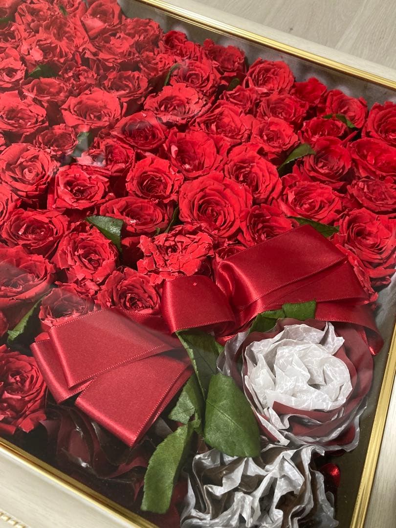 薔薇 100本 プリザーブドフラワー 赤いバラ ローズ 額縁花束アレンジメント