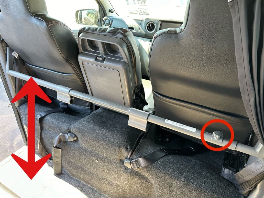 キャラバン　NV350 セカンドテーブル　机　ドリンクホルダー