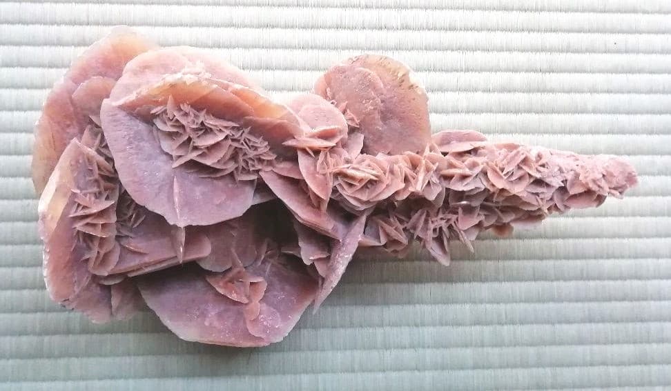 デザートローズ　砂漠の薔薇　オブジェ