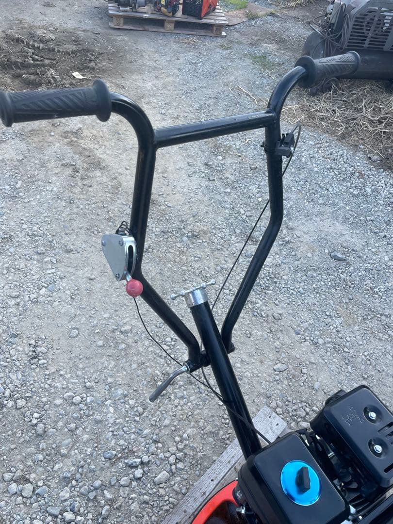 コンクリート仕上げ用パワートロウェル（羽根径約63cm）