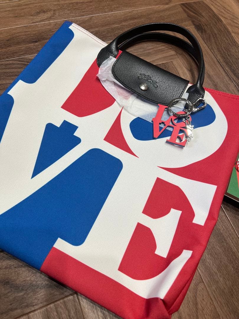 新品未使用　LONGCHAMP ロンシャン コラボ「LOVE」キーリング