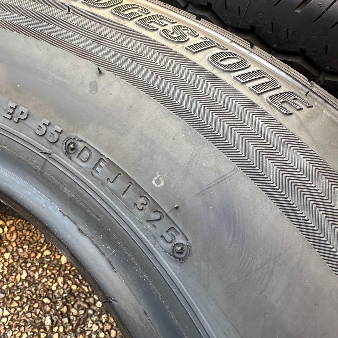 ハイエース　純正タイヤ4本セット　新車外し