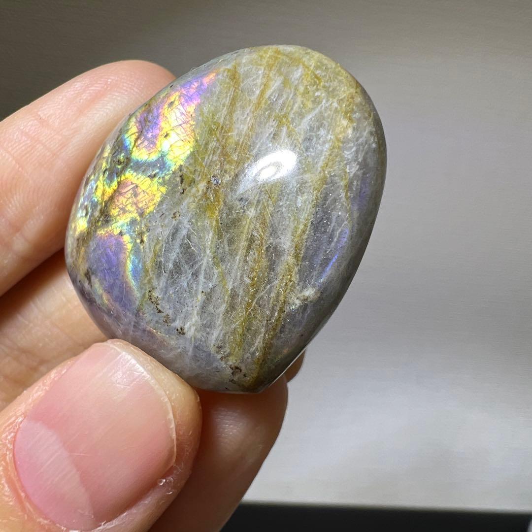 ナツナギお取り置き　希少色　ハート　ラブラドライト　握り石　台座付き(30-3)