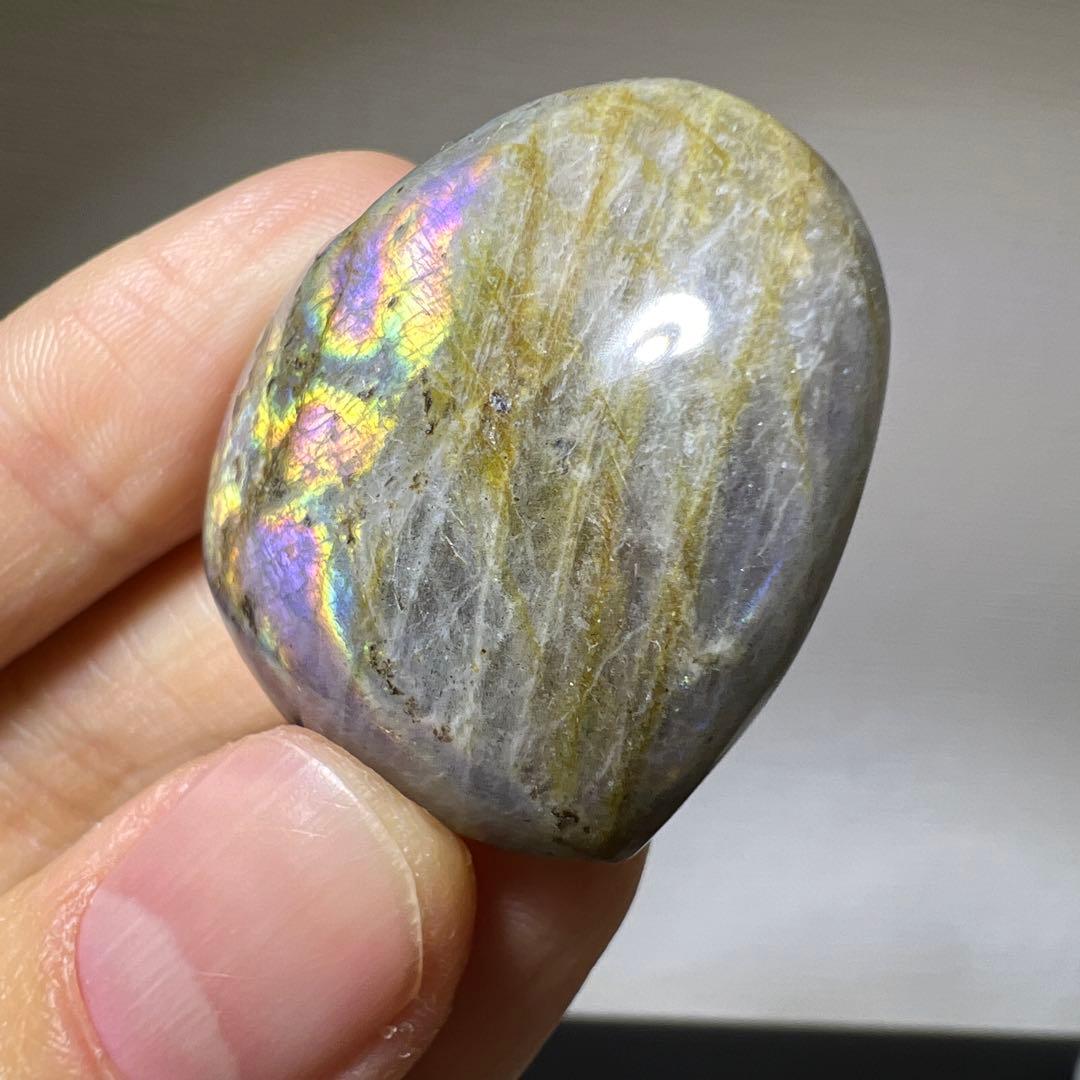 ナツナギお取り置き　希少色　ハート　ラブラドライト　握り石　台座付き(30-3)