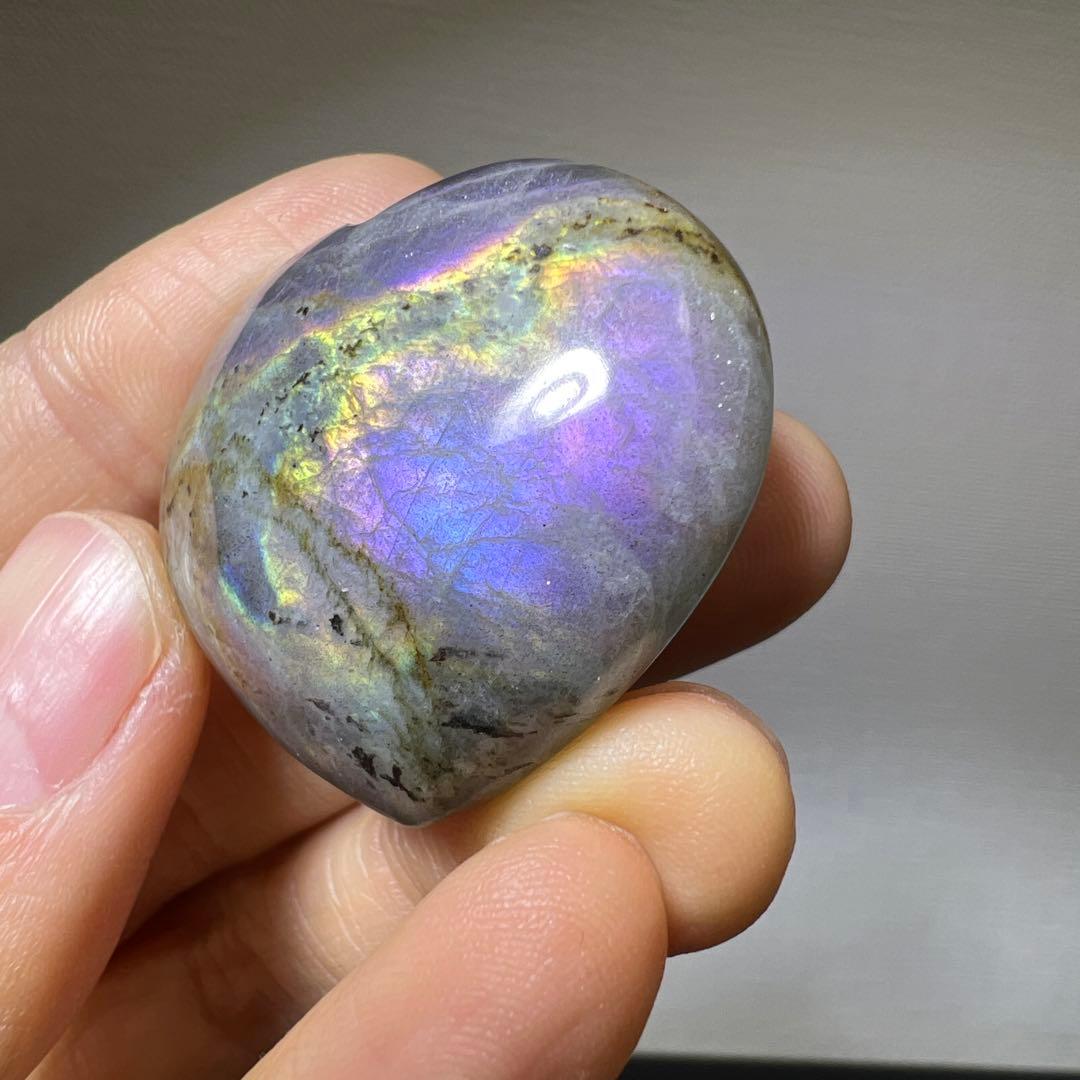 ナツナギお取り置き　希少色　ハート　ラブラドライト　握り石　台座付き(30-3)