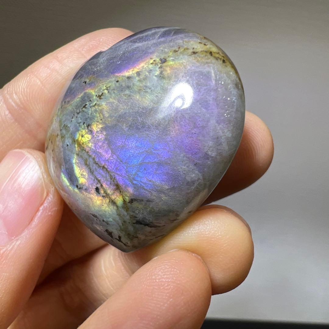 ナツナギお取り置き　希少色　ハート　ラブラドライト　握り石　台座付き(30-3)