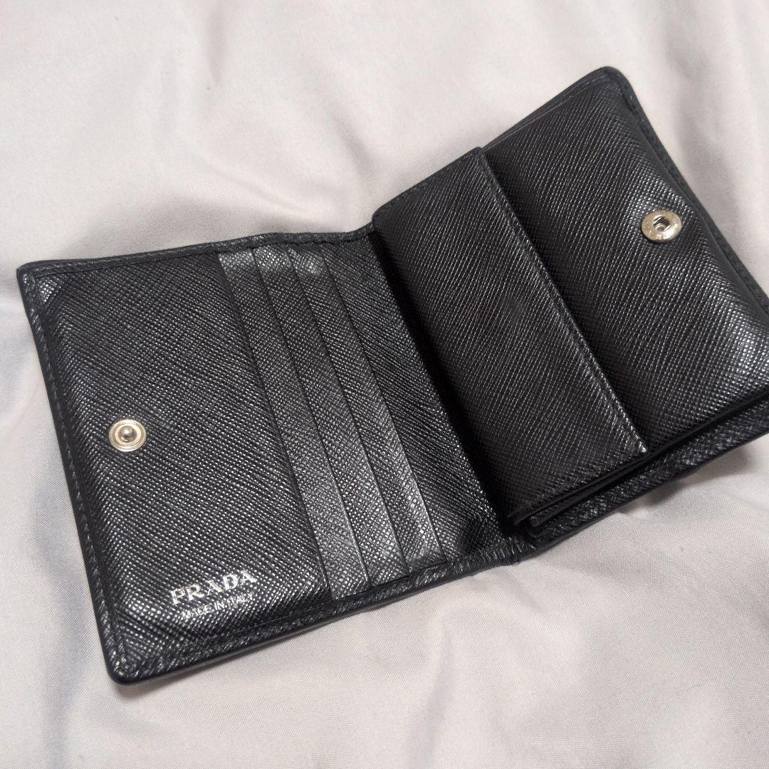 PRADA ブラック ナイロン 二つ折り財布 シルバーロゴ
