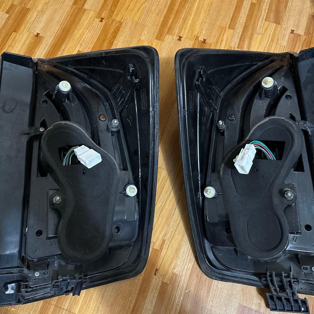 30プリウス VALENTI スモークテール