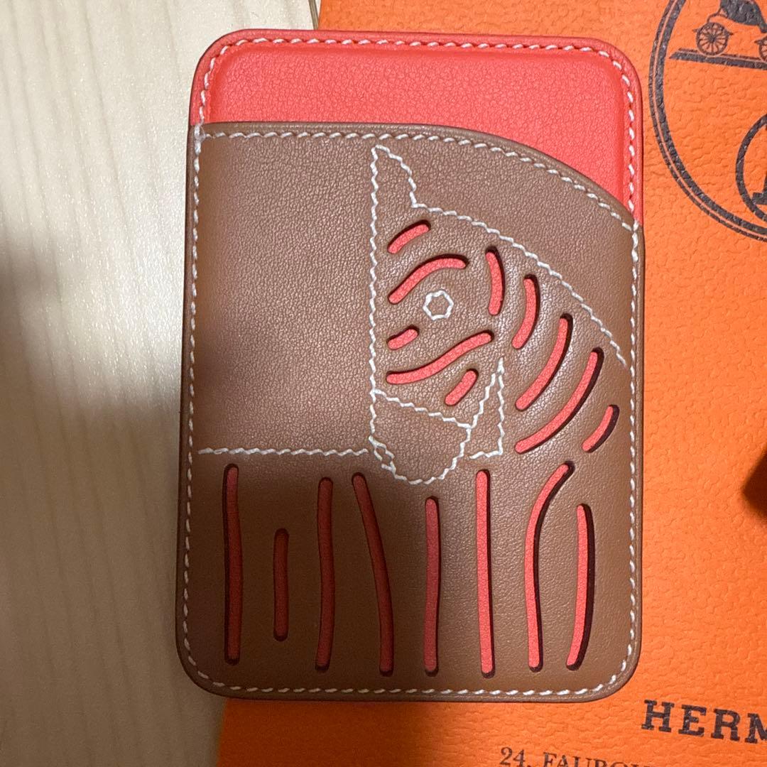 さ*ら様 新作！早い者勝ち！HERMES iPhone MagSafe カードホ