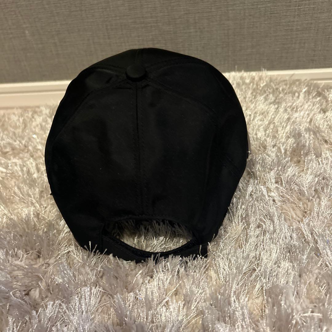 PRADA ブラック ベースボールキャップ