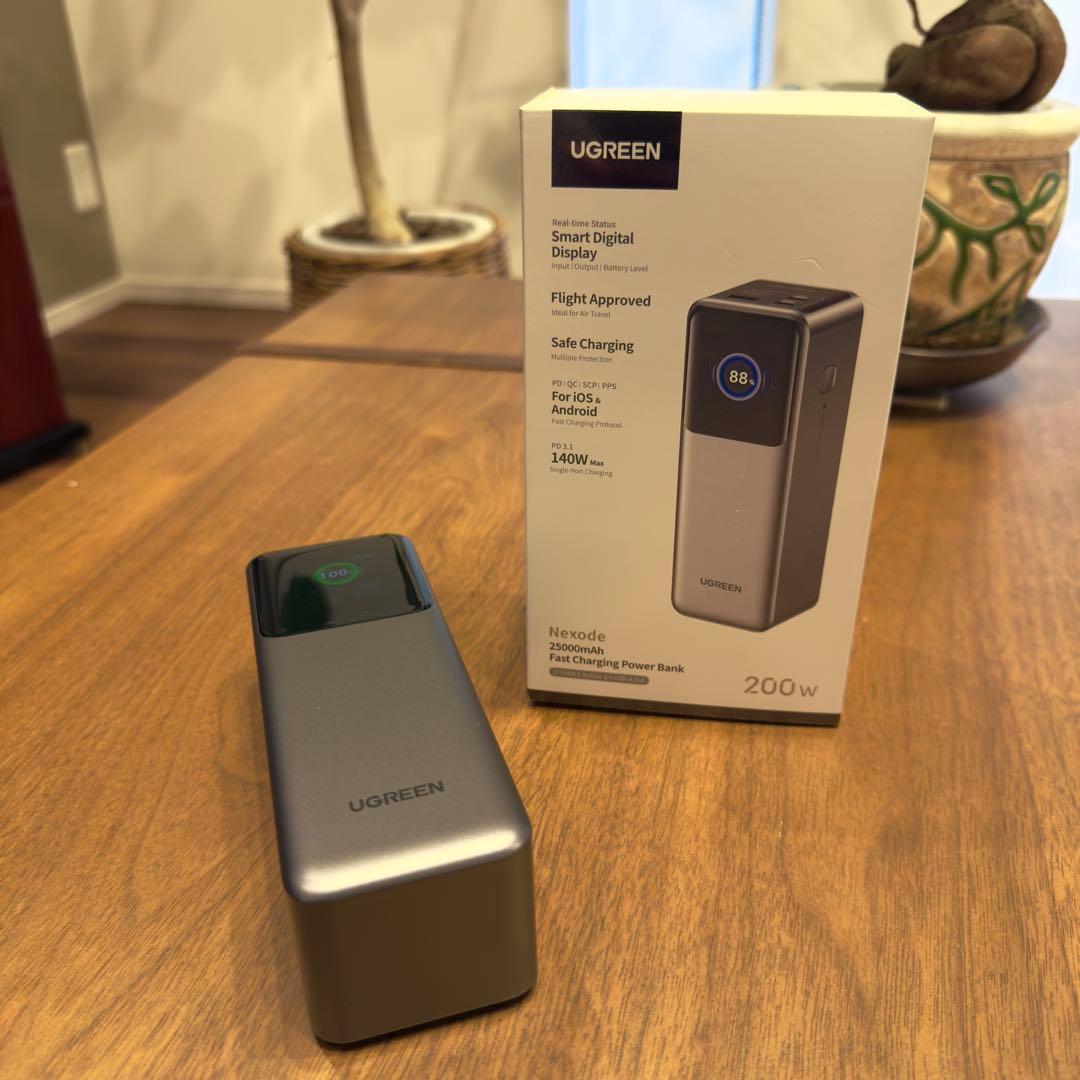 【美品】UGREEN 25000mAh 200W モバイルバッテリー