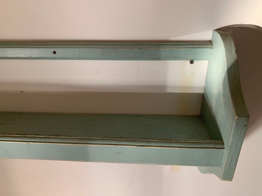 イギリスアンティーク木製壁掛けシェルフ　 お好きなカラーに塗ってシックにも！