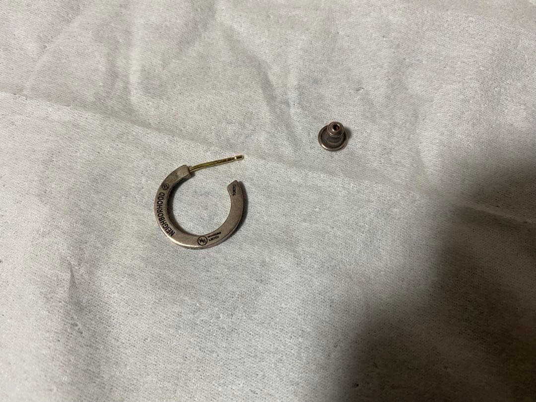 careering neighborhood フープピアス（シルバー）（片耳用）