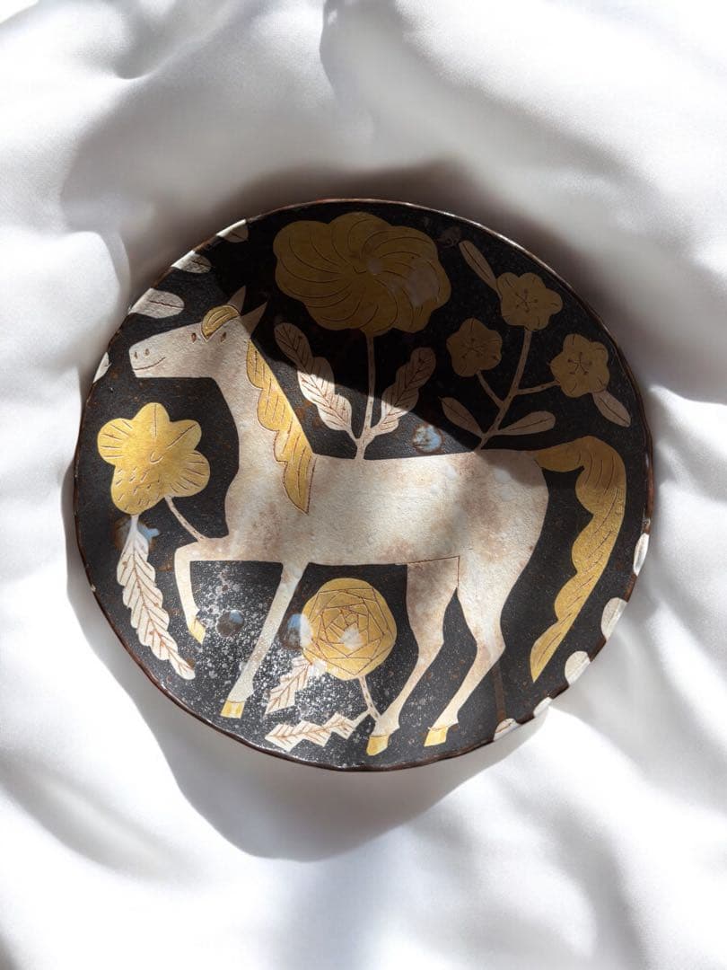 希少　鹿児島睦　KAGOSHIMA MAKOTO馬とお花のお皿一点もの器金継ぎ