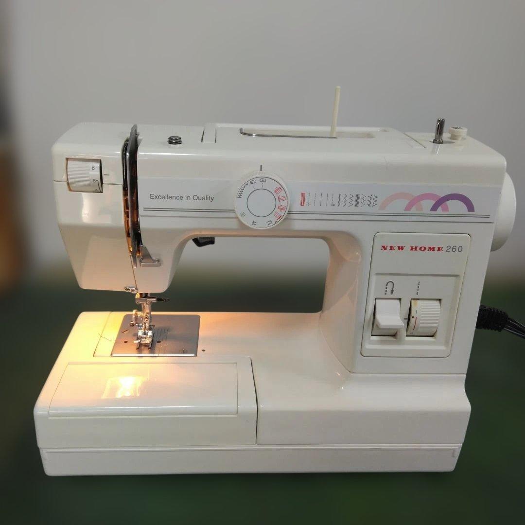 蛇の目ミシン、260型。