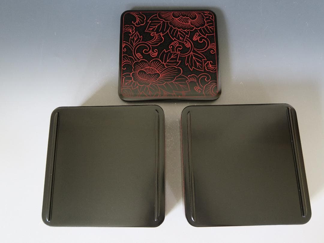 【輪島塗】沈赤牡丹彫 塩安謹製 二段重箱 茶托 銘々皿 五客揃まとめて 共箱