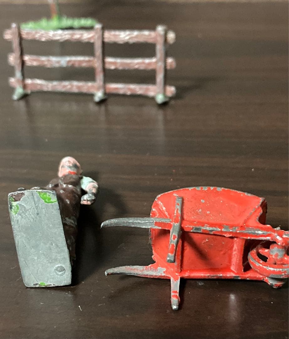 50sJ.Hill & Co.鉛製フィギュアイギリス製 一輪車を引く男ビンテージ