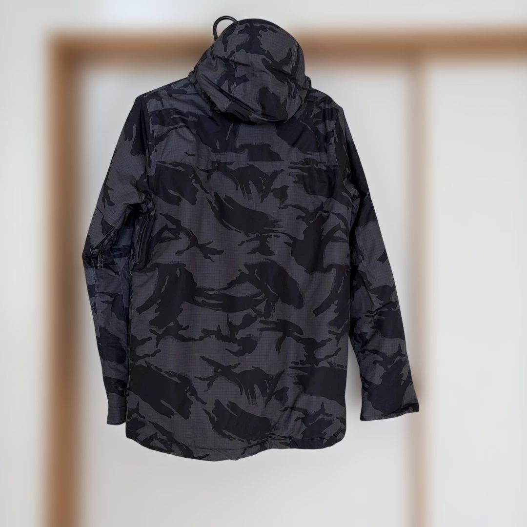 バートン　スノーボードウェア上下（上S、下Mサイズ）