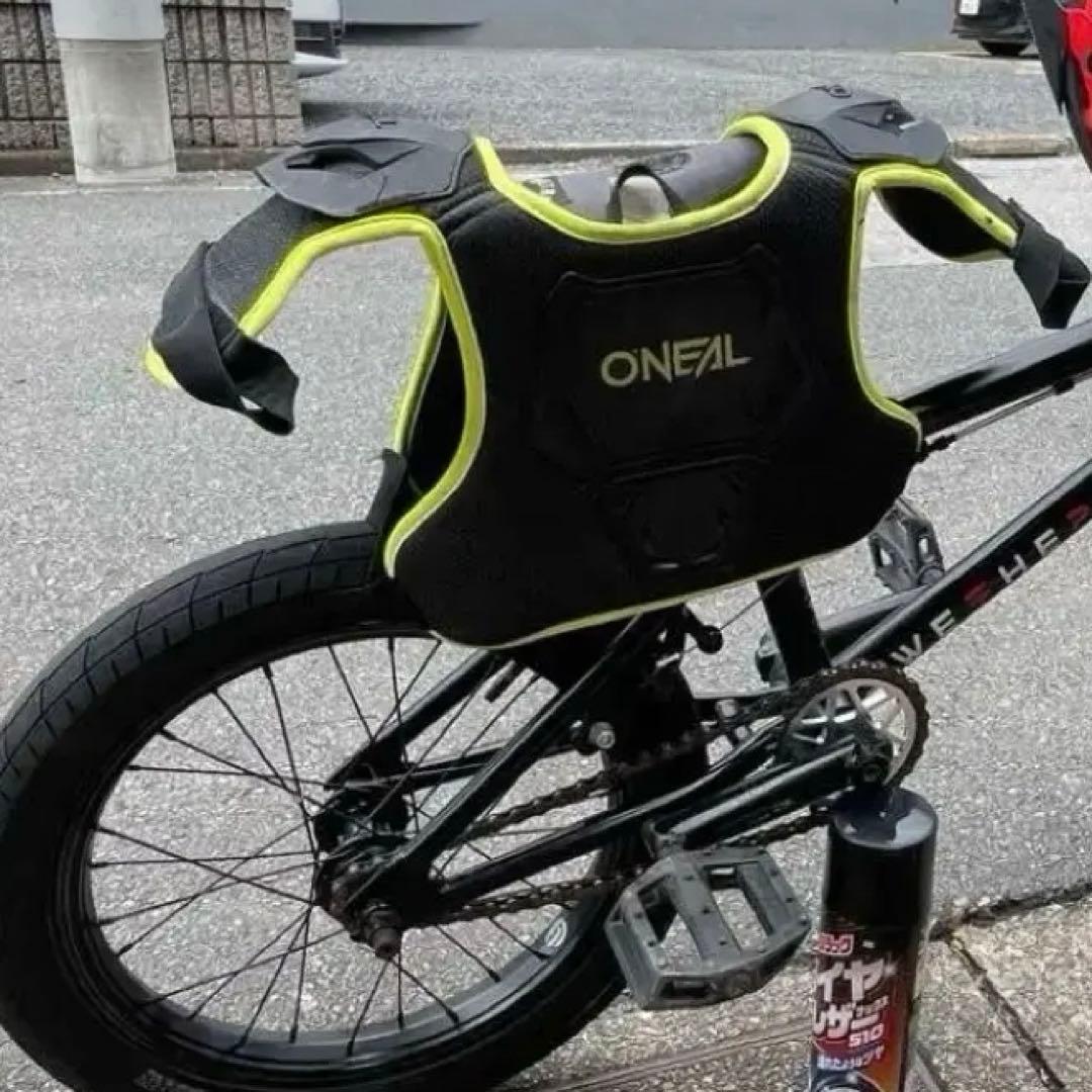 【4点セット販売】BMX 16in、ヘルメット、プロテクター、ニーガード