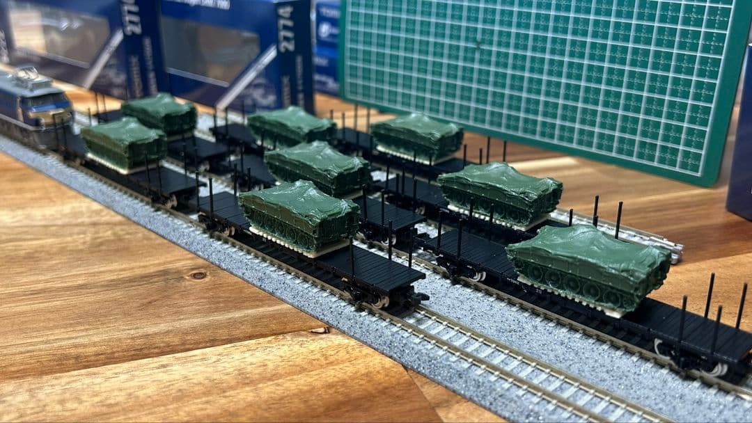 自衛隊機材輸送　73式装甲車 TOMIXチキ　加工品