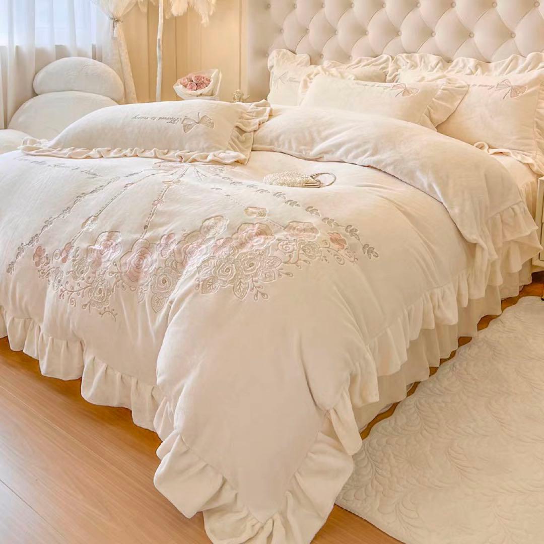 花柄刺繍 フリル付き クイーンカバーセット