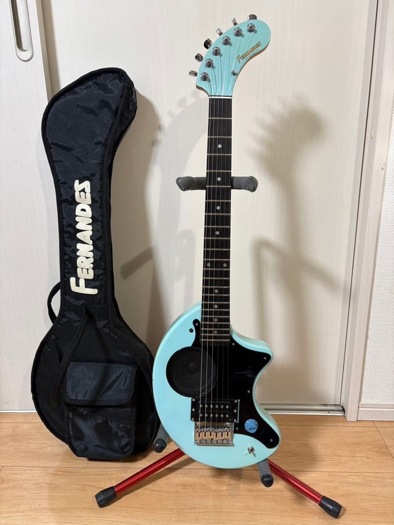 Fernandes ZO-3 内蔵アンプOK！社外ピックガード・純正ケース付