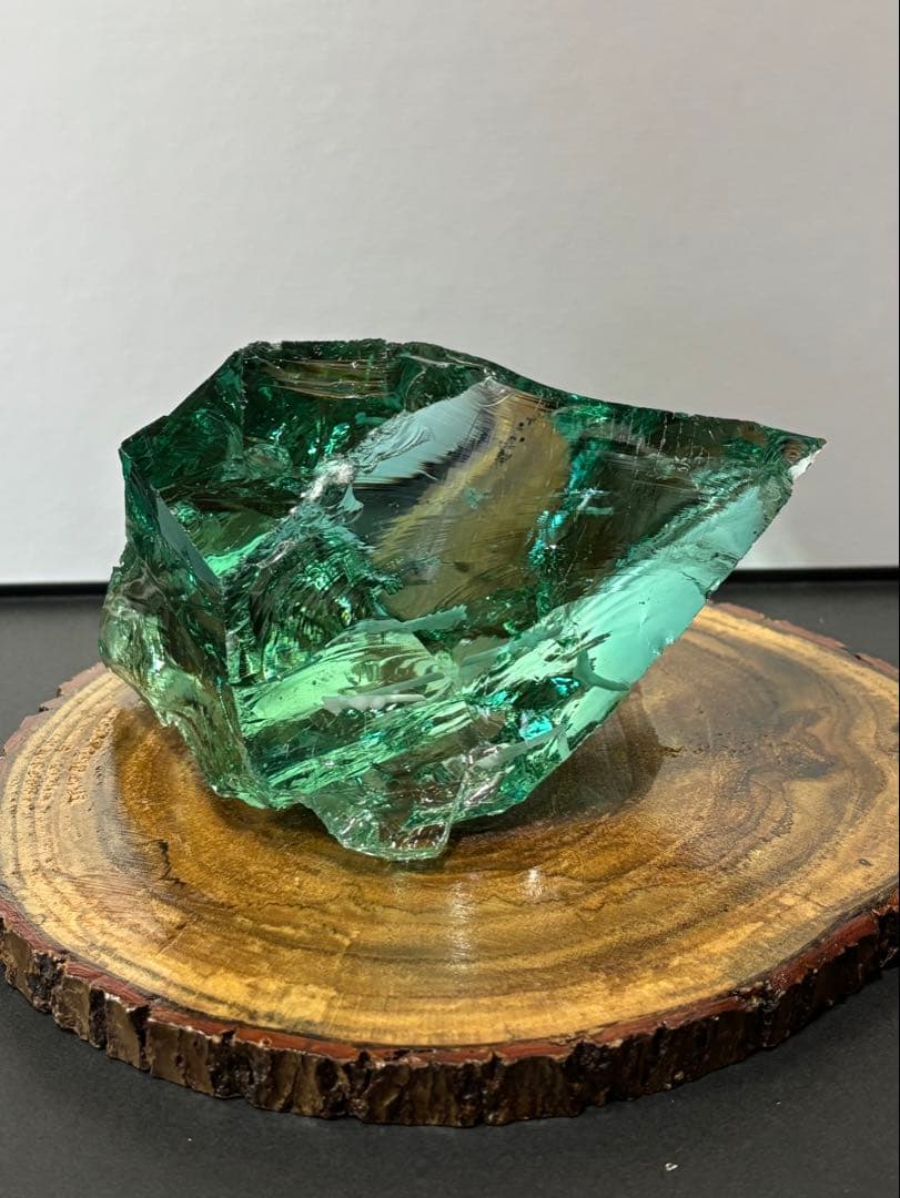 アンダラクリスタル　火山ガラス　411g エメラルドグリーン　クリストバライト入