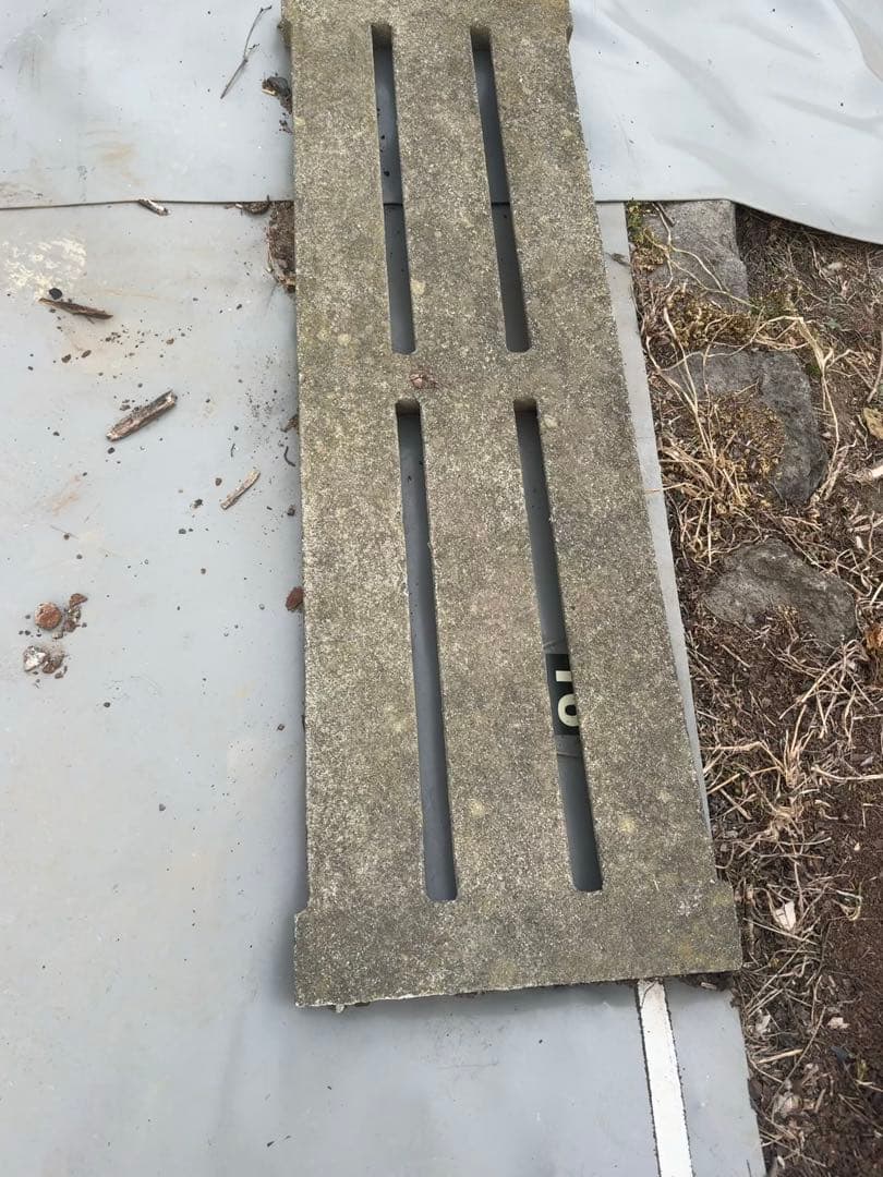 セメントコンクリート，合計120枚以上一枚二千円です。新品で一枚1万円ぐらです。