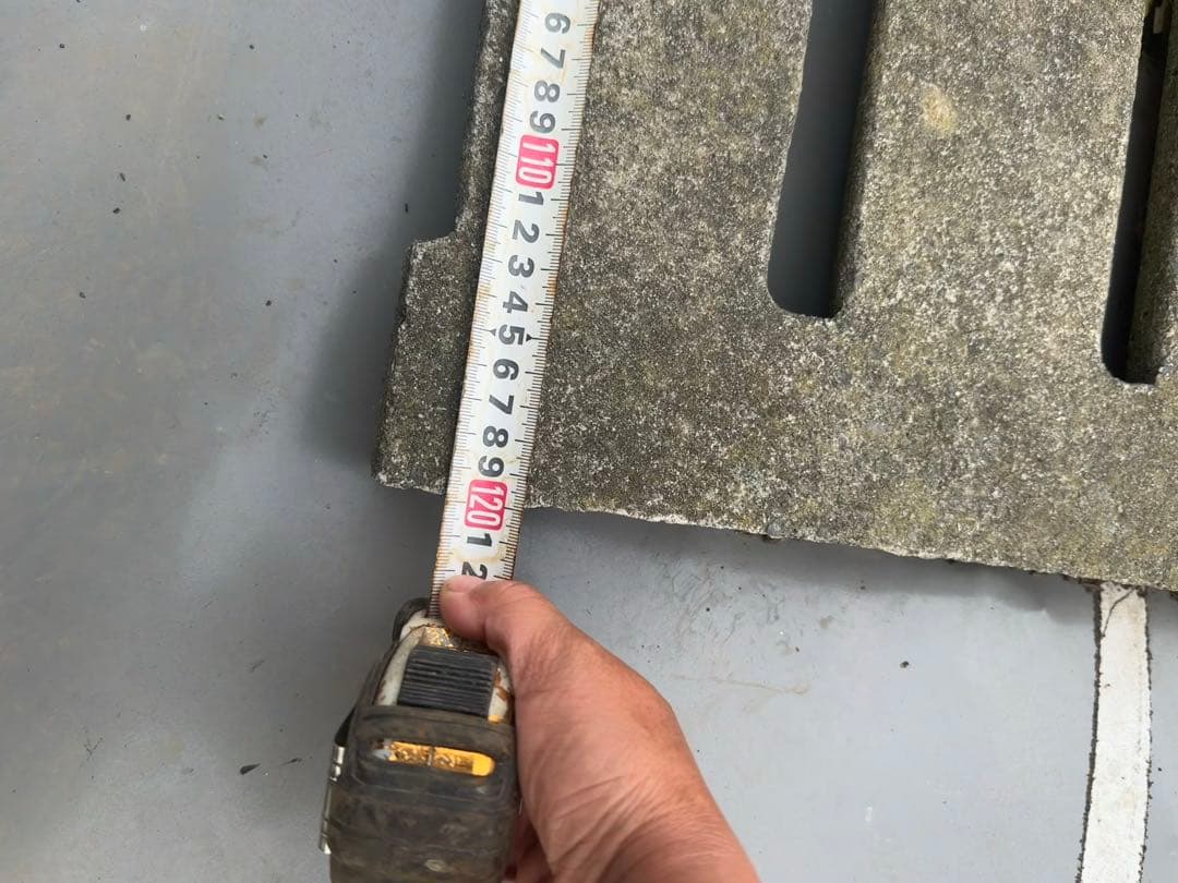 セメントコンクリート，合計120枚以上一枚二千円です。新品で一枚1万円ぐらです。