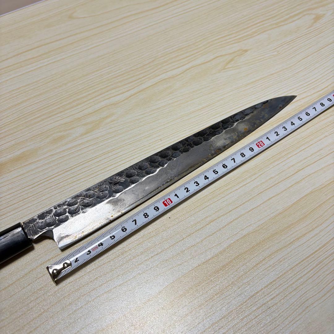 柳刃包丁 270mm 青紙2号 黒打ち槌目仕上げ