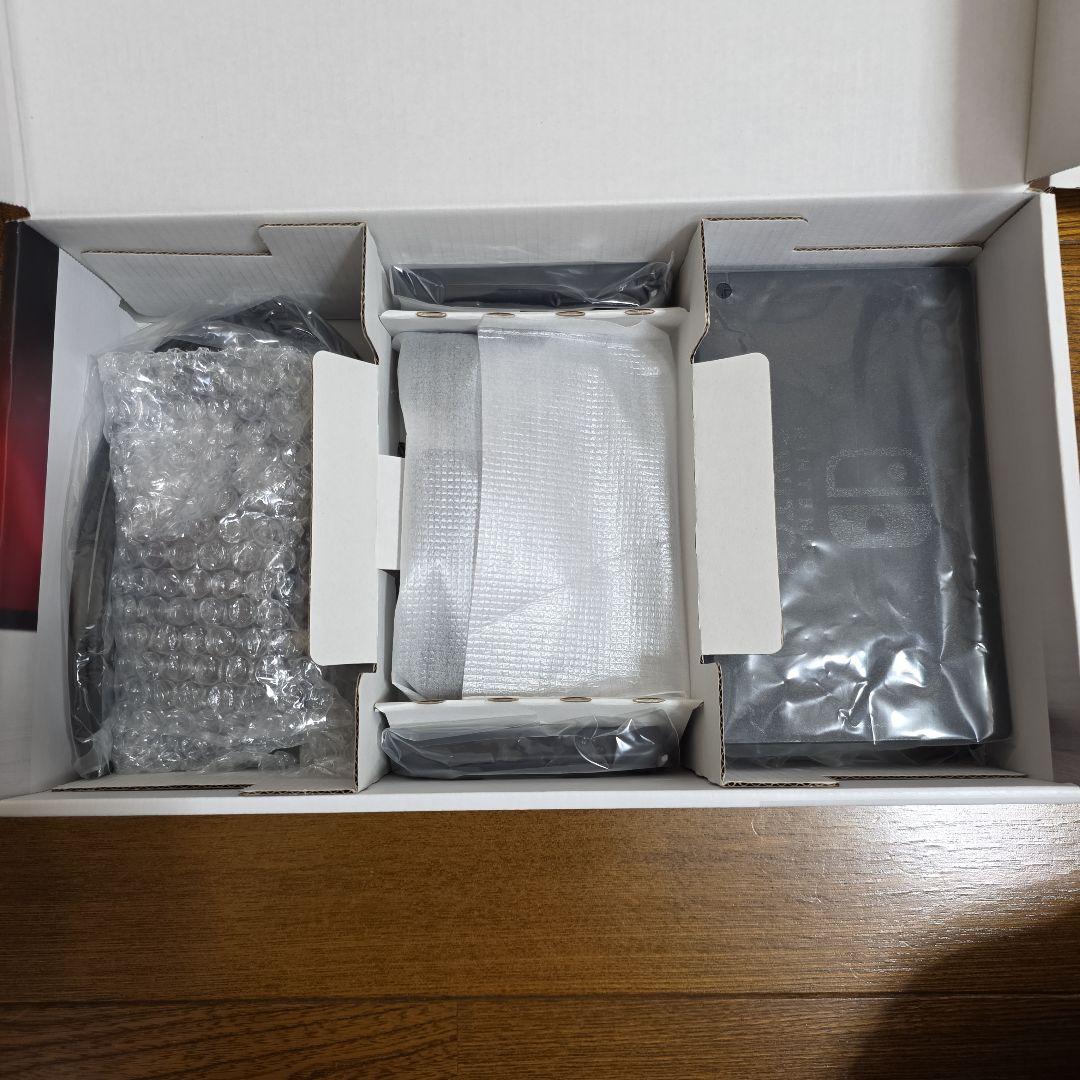 Nintendo Switch 本体　(ハードケース付き)