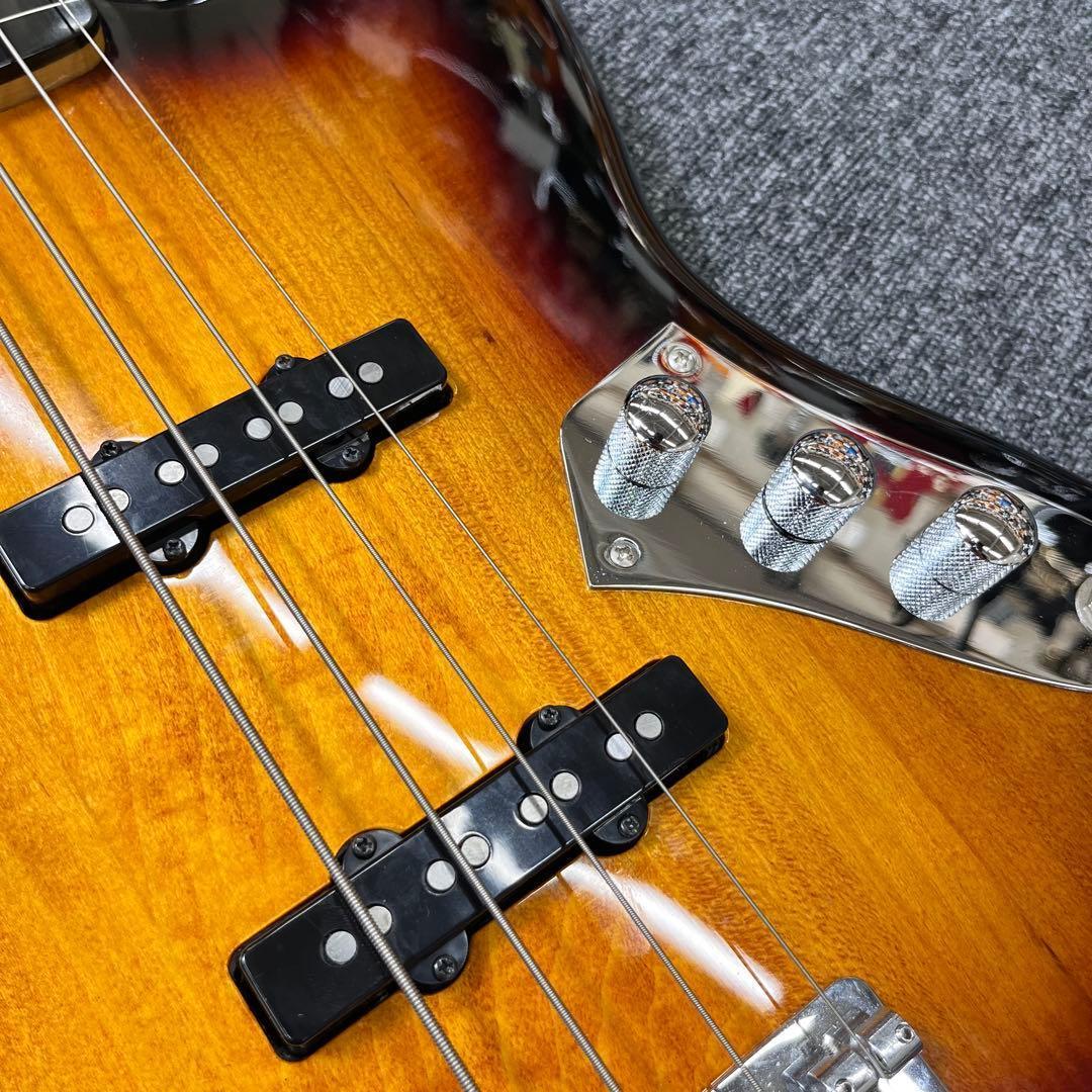 【10439】 Squier Fretless Jazz Bass