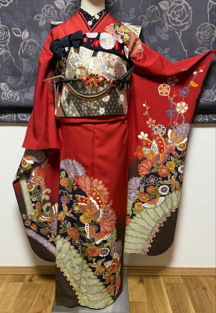 正絹振袖フルセット★金駒刺繍★舞蝶花紋様★絞り加工