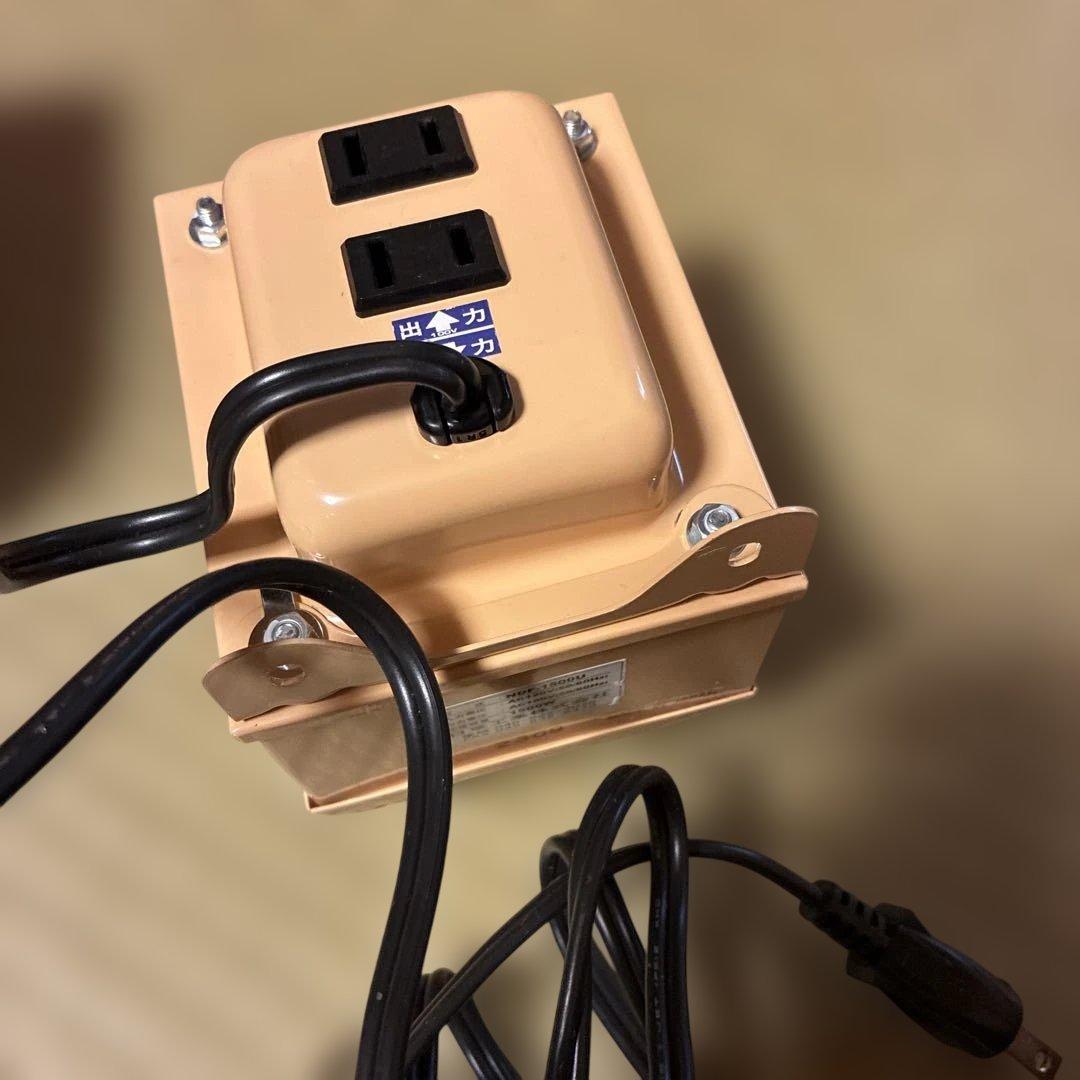 NDF-1500U 変圧器 1500W 2口 日章トランスフォーマ