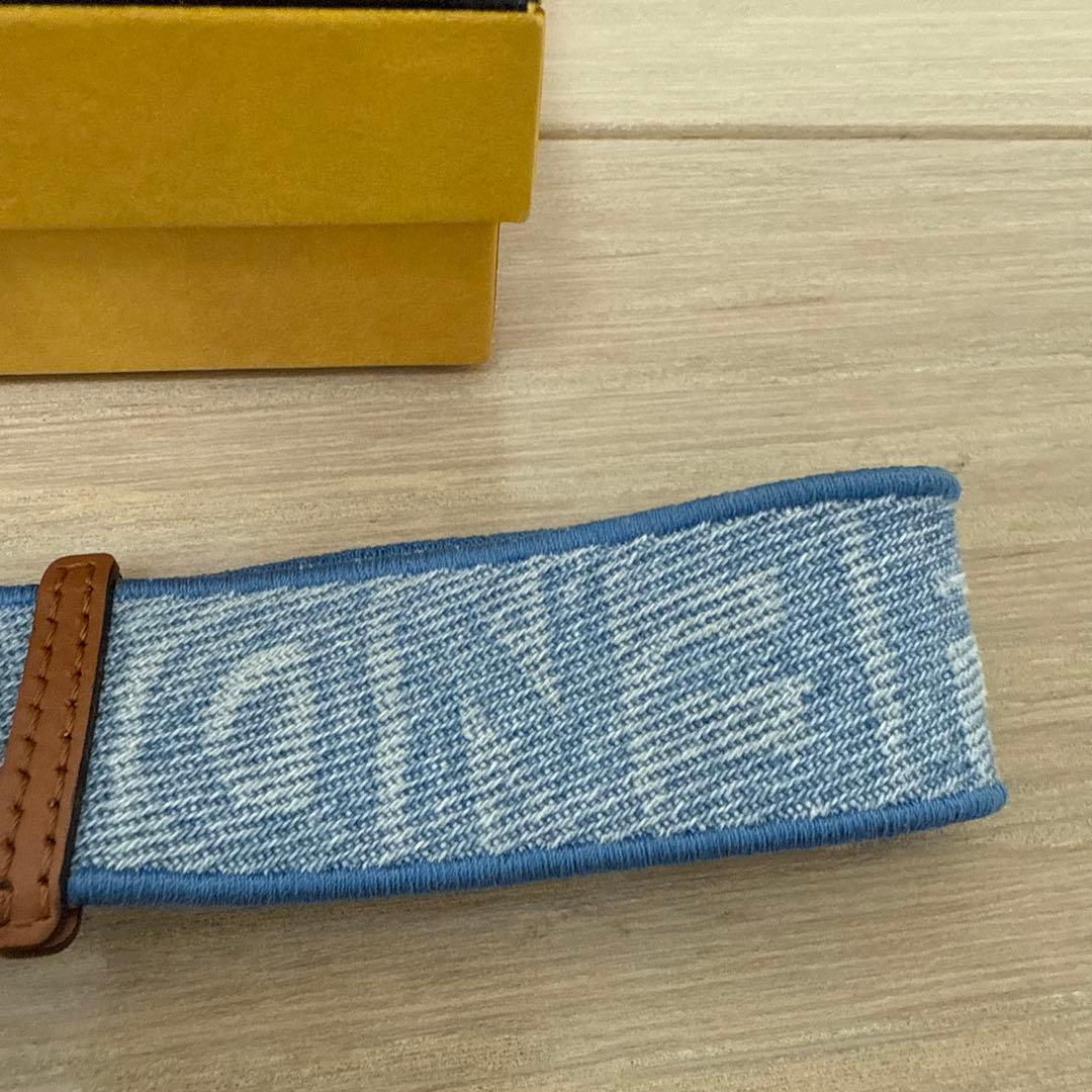 FENDI ロゴ キーホルダー 青色