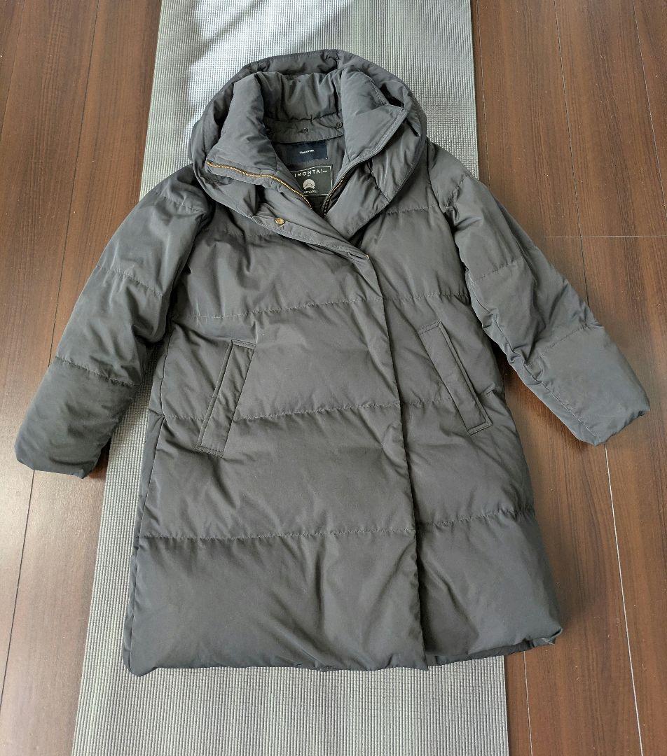 フード付きブラックダウンジャケット 36