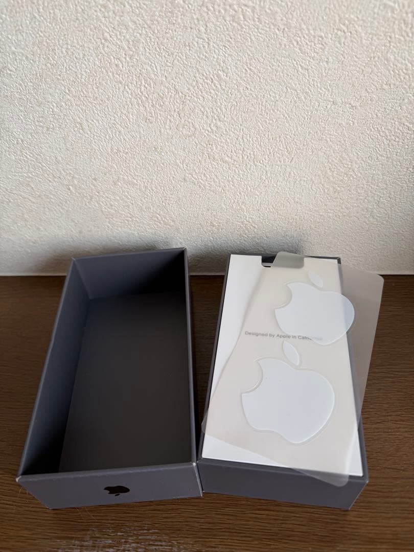 iPhone 8スペースグレー　64GB