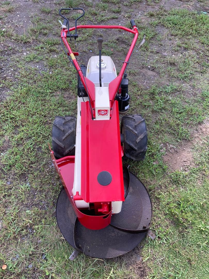 牧草モア　ヤンマーYRM821 草刈り