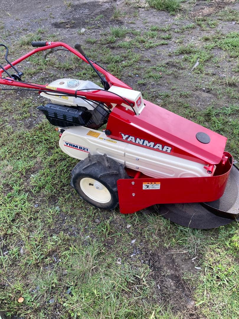 牧草モア　ヤンマーYRM821 草刈り
