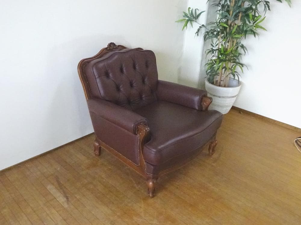 カリモク　ルイ15様式　本革　鋲打ち　猫脚　シングルソファ　美品　①