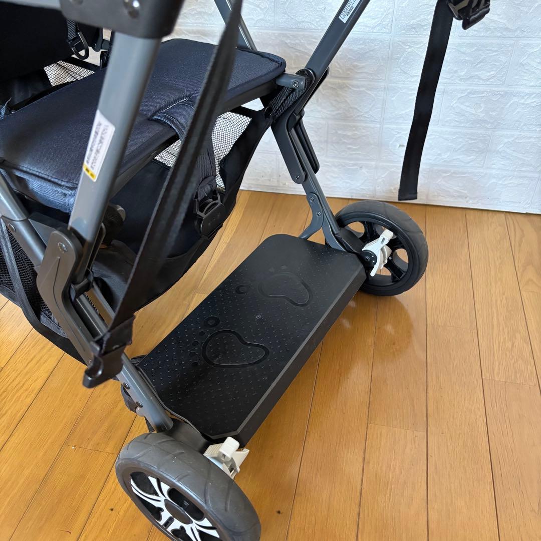 極美品　清掃済み　カトージ 2人でゴー 縦型 スリム 2人乗りベビーカー