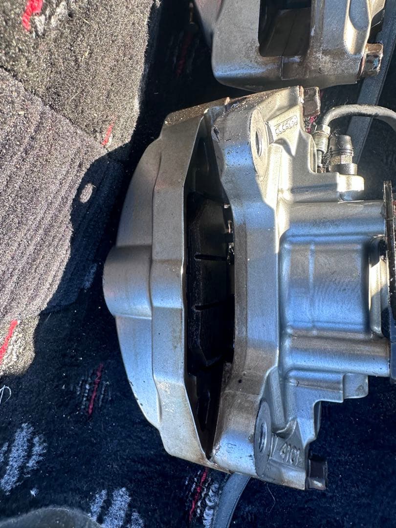 NISSAN ブレーキキャリパー 4個セット　一台分