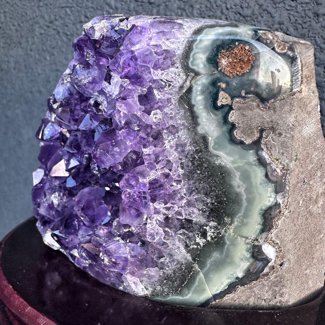 濃紫の煌めきウルグアイ産☆キラキラ☆アメジストクラスターパワーストーンA1122