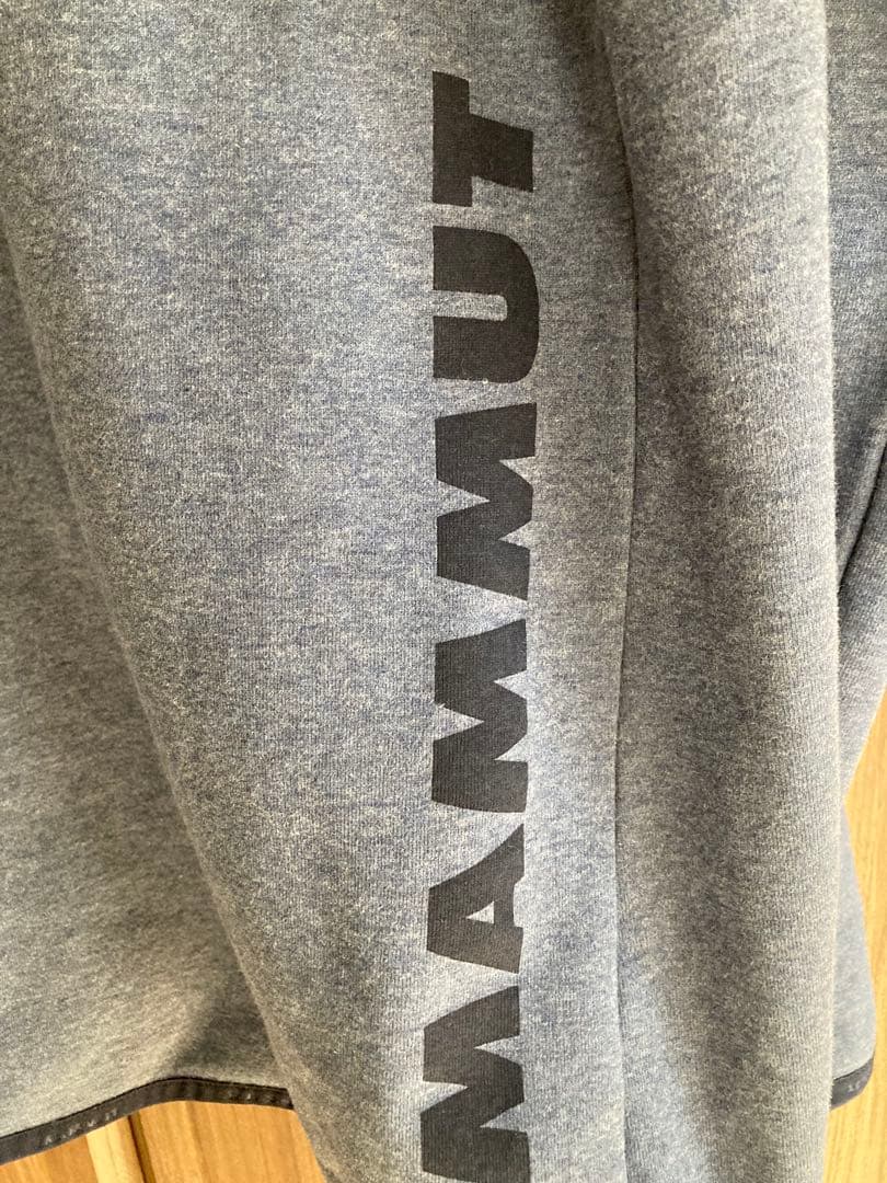 MAMMUT(マムート)フルジップパーカー 刺繍ロゴ 希少2XLサイズ ネイビー