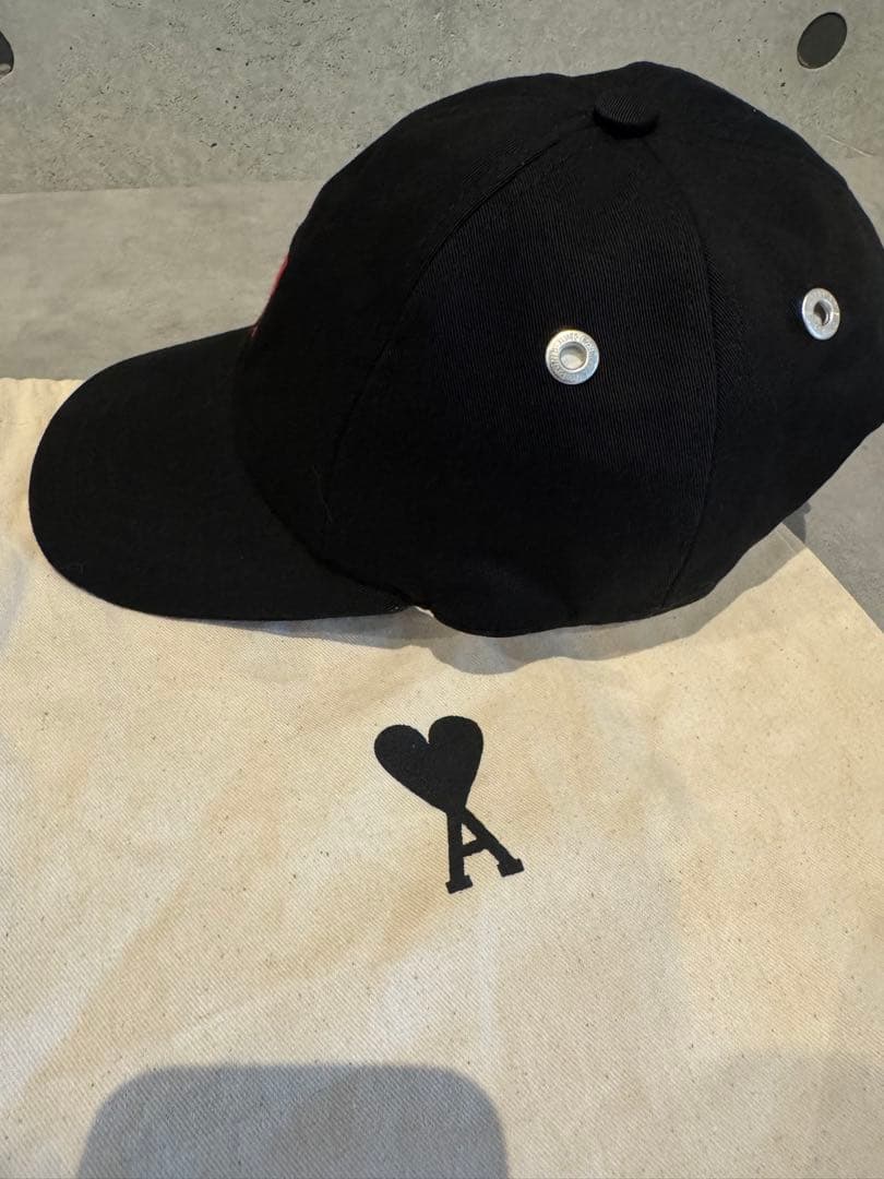 AMI PARIS⭐︎ベースボールキャップ⭐︎フリーサイズ⭐︎アミパリス