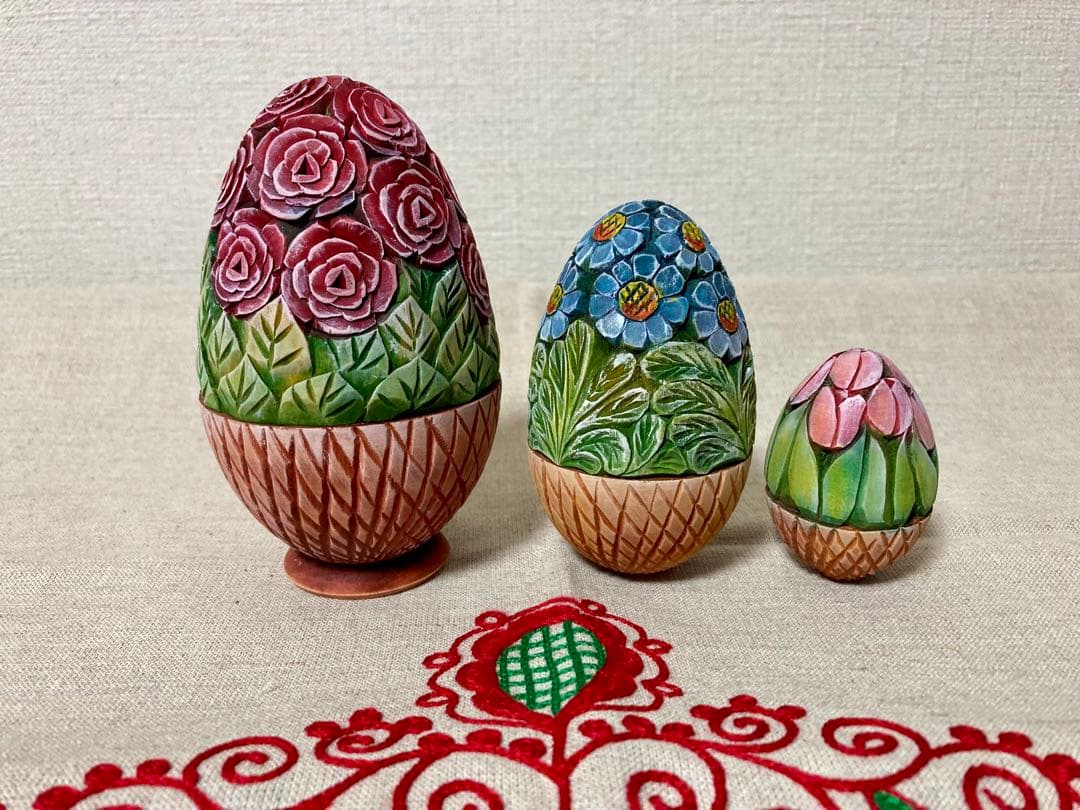 ロシア雑貨☆イースターエッグ型カービングマトリョーシカ(3P)フラワーバスケット